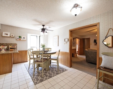 4709 Knollview Lane - Photo Thumbnail 11