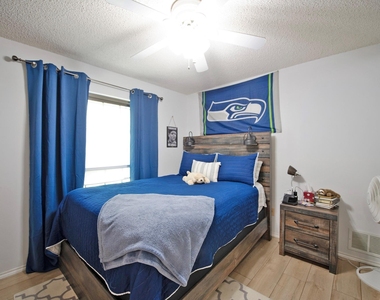 4709 Knollview Lane - Photo Thumbnail 22