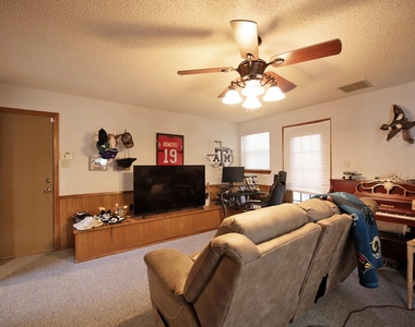 4709 Knollview Lane - Photo Thumbnail 27
