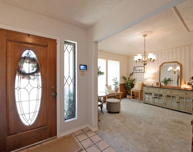 4709 Knollview Lane - Photo Thumbnail 4