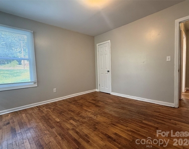 100 E Bradley Street - Photo Thumbnail 11