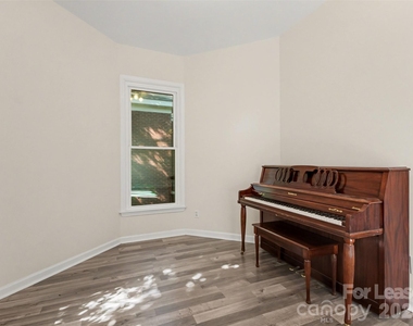 306 S Cedar Street - Photo Thumbnail 6