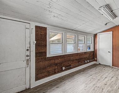 109 Dallas Avenue - Photo Thumbnail 16