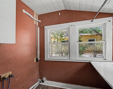 109 Dallas Avenue - Photo Thumbnail 18