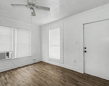 109 Dallas Avenue - Photo Thumbnail 14