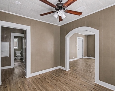 109 Dallas Avenue - Photo Thumbnail 6