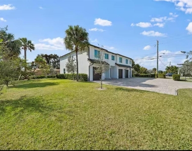 1559 W 26th Court - Photo Thumbnail 1