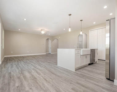 3187 Topsey Avenue Se - Photo Thumbnail 8