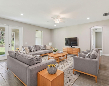 3187 Topsey Avenue Se - Photo Thumbnail 6