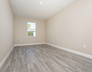 3187 Topsey Avenue Se - Photo Thumbnail 25