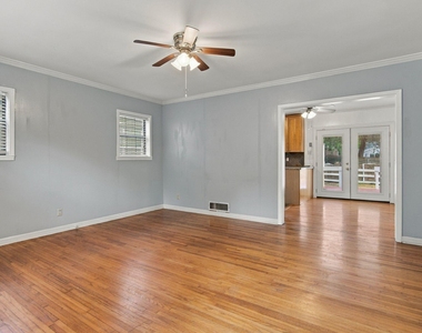 3804 Birchman Avenue - Photo Thumbnail 4