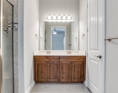 869 Rohan Drive - Photo Thumbnail 15