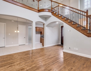 869 Rohan Drive - Photo Thumbnail 6