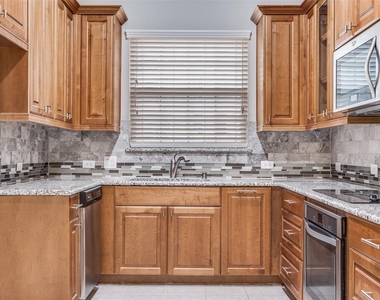869 Rohan Drive - Photo Thumbnail 11