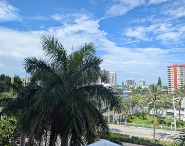 3140 S Ocean Drive - Photo Thumbnail 8