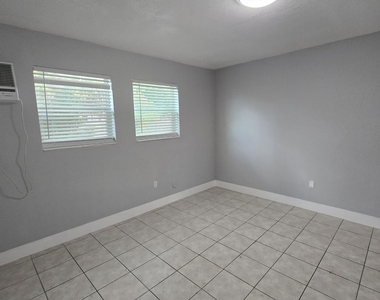 16951 Ne 18th Avenue - Photo Thumbnail 6
