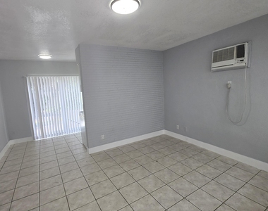 16951 Ne 18th Avenue - Photo Thumbnail 4
