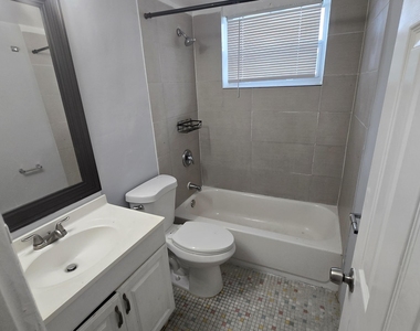 16951 Ne 18th Avenue - Photo Thumbnail 5