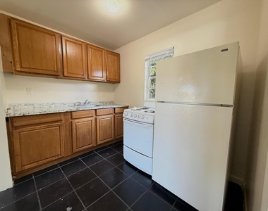 808 30th Street - Photo Thumbnail 6