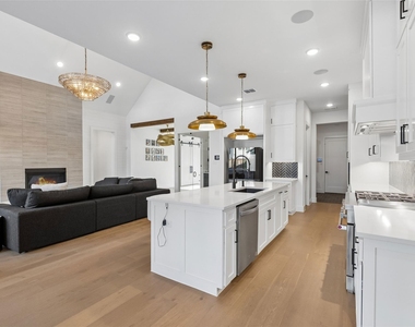 580 Neale Street - Photo Thumbnail 10