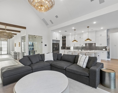 580 Neale Street - Photo Thumbnail 13