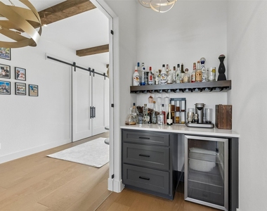 580 Neale Street - Photo Thumbnail 14