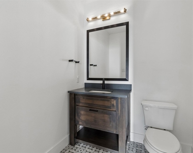 580 Neale Street - Photo Thumbnail 31
