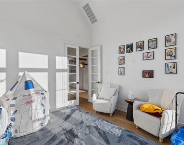 580 Neale Street - Photo Thumbnail 30