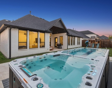 580 Neale Street - Photo Thumbnail 2
