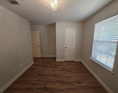 12213 Big Rock Drive - Photo Thumbnail 10