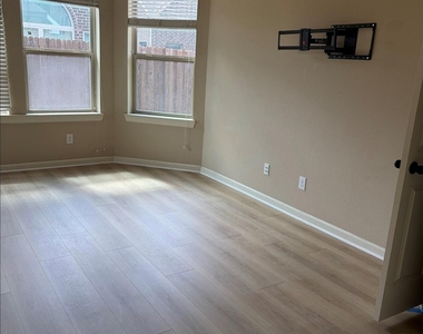 8312 Whistling Duck Drive - Photo Thumbnail 21