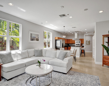 728 Ne 7th Avenue - Photo Thumbnail 12