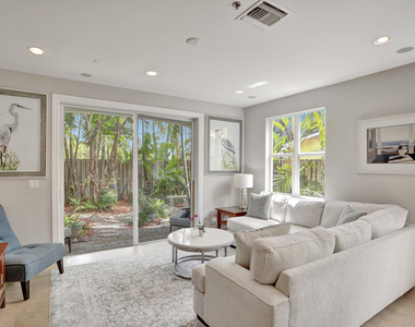 728 Ne 7th Avenue - Photo Thumbnail 15