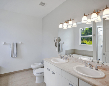 728 Ne 7th Avenue - Photo Thumbnail 19