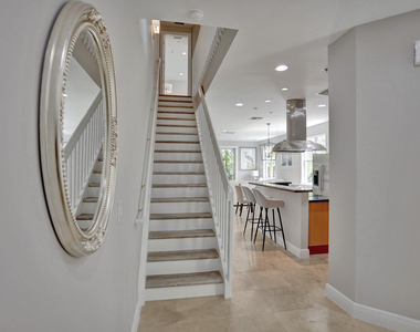 728 Ne 7th Avenue - Photo Thumbnail 4