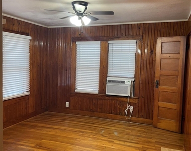 1007 Oakland Street - Photo Thumbnail 11