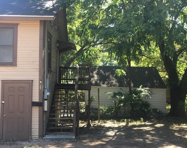 1007 Oakland Street - Photo Thumbnail 15