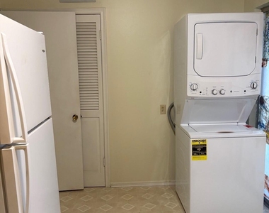 8526 Baltimore Drive - Photo Thumbnail 3