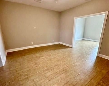 3720 Sockwell Boulevard - Photo Thumbnail 6