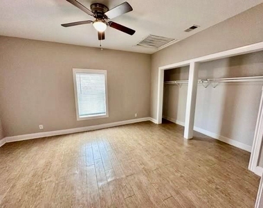 3720 Sockwell Boulevard - Photo Thumbnail 8