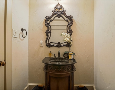 1634 Torrey Pines Lane - Photo Thumbnail 17