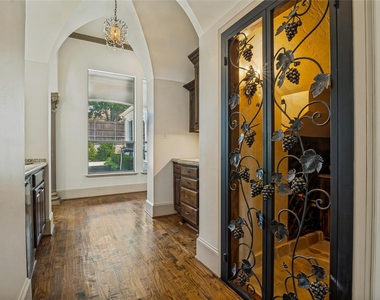 1634 Torrey Pines Lane - Photo Thumbnail 15