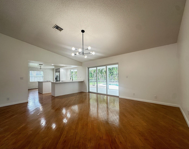 9135 Nw 3rd Court - Photo Thumbnail 8
