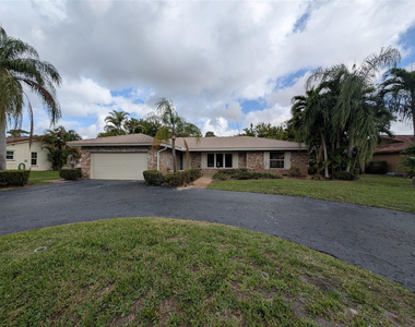 9135 Nw 3rd Court - Photo Thumbnail 3