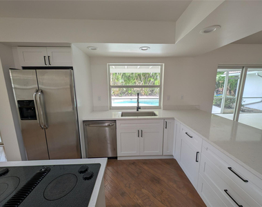 9135 Nw 3rd Court - Photo Thumbnail 9