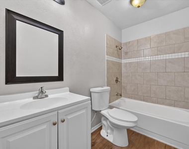 7012 Lincolnshire Lane - Photo Thumbnail 19