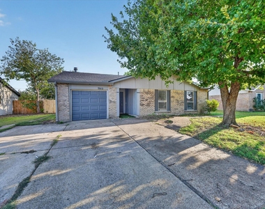 7012 Lincolnshire Lane - Photo Thumbnail 27