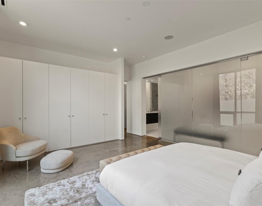 3740 Holland Avenue - Photo Thumbnail 12