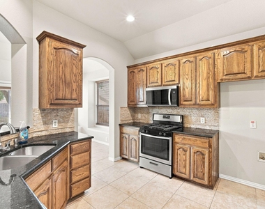 1020 Lake Hollow Drive - Photo Thumbnail 8