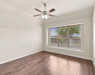 1020 Lake Hollow Drive - Photo Thumbnail 13